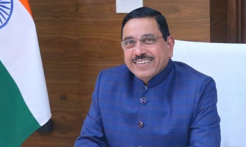ভারতের নতুন শিক্ষামন্ত্রী প্রহ্লাদ যোশী
