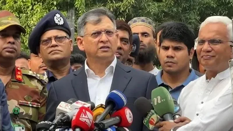 চাঁদাবাজ-সন্ত্রাসীদের দ্রুত ধরার নির্দেশ, ব্যর্থ হলে আইনশৃঙ্খলা বাহিনীর বিরুদ্ধে ব্যবস্থা