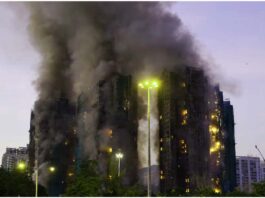 হংকংয়ে আবাসিক ভবনে ভয়াবহ অগ্নিকাণ্ডে নিহত বেড়ে ১৩