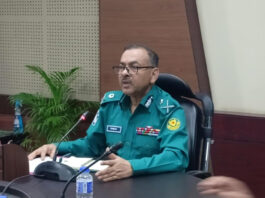 বাসে আগুন-ককটেল নিক্ষেপকারীকে গুলির নির্দেশ ডিএমপি কমিশনারের