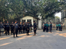 ১৩ সেনা কর্মকর্তাকে আনা হচ্ছে ট্রাইব্যুনালে, র্যাব-বিজিবির কড়া নিরাপত্তা