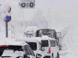 ভয়াবহ তুষার ঝড় যুক্তরাজ্যে: বিদ্যুৎহীন অর্ধলক্ষাধিক ঘরবাড়ি, ট্রেন