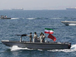 হরমুজ প্রণালীতে সামরিক মহড়া শুরু করল ইরানের প্রতিরক্ষা বাহিনী