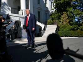 ইরানকে ‘উপযুক্ত সময়ে’ ধ্বংসের হুমকি ট্রাম্পের