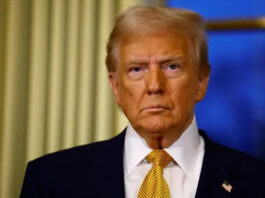 ট্রাম্পকে ক্ষমতাচ্যুতির ডাক